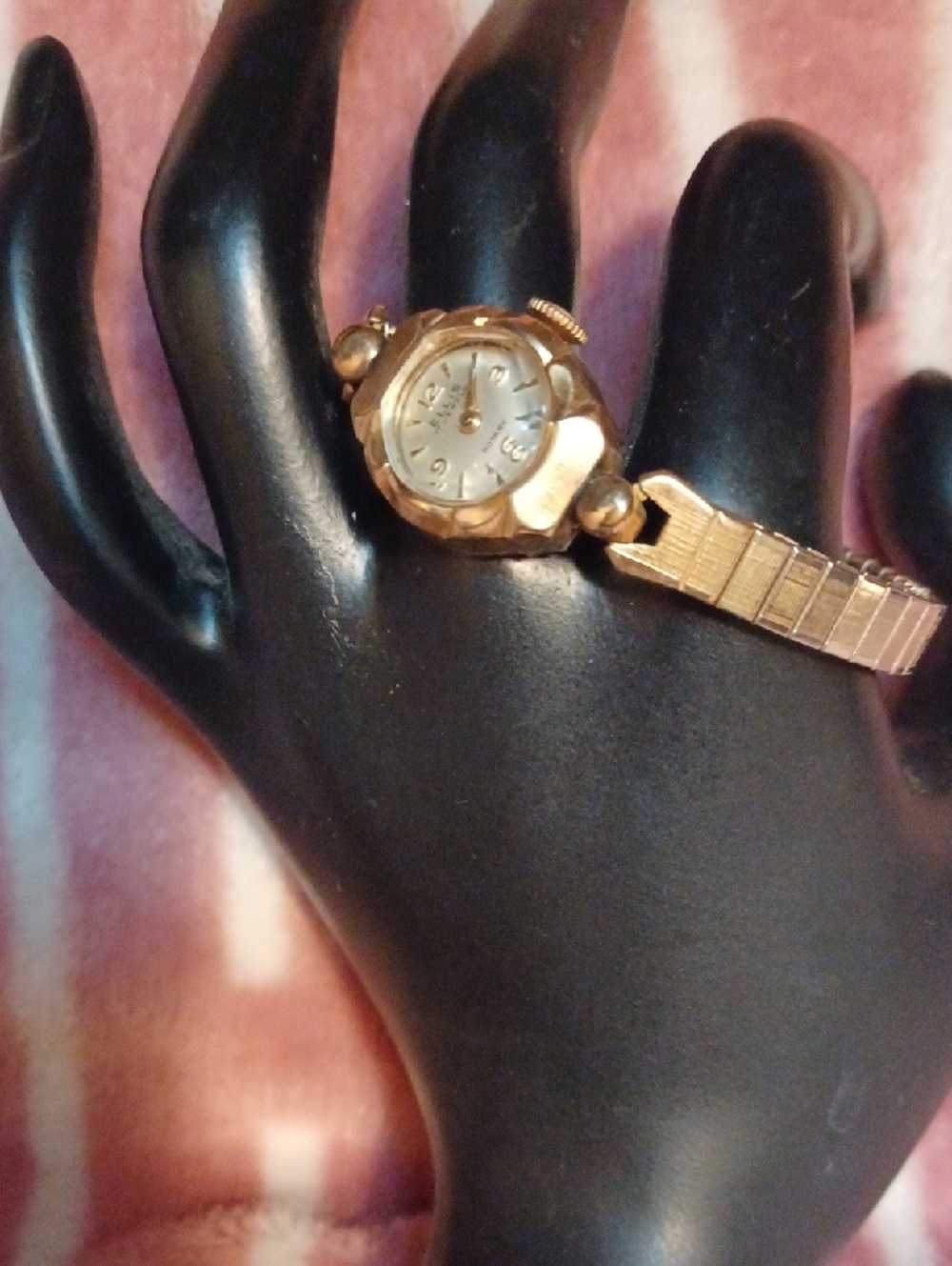 Vintage Ladies Ellis  Gold-Tone Ladies 17 Jewel Watch